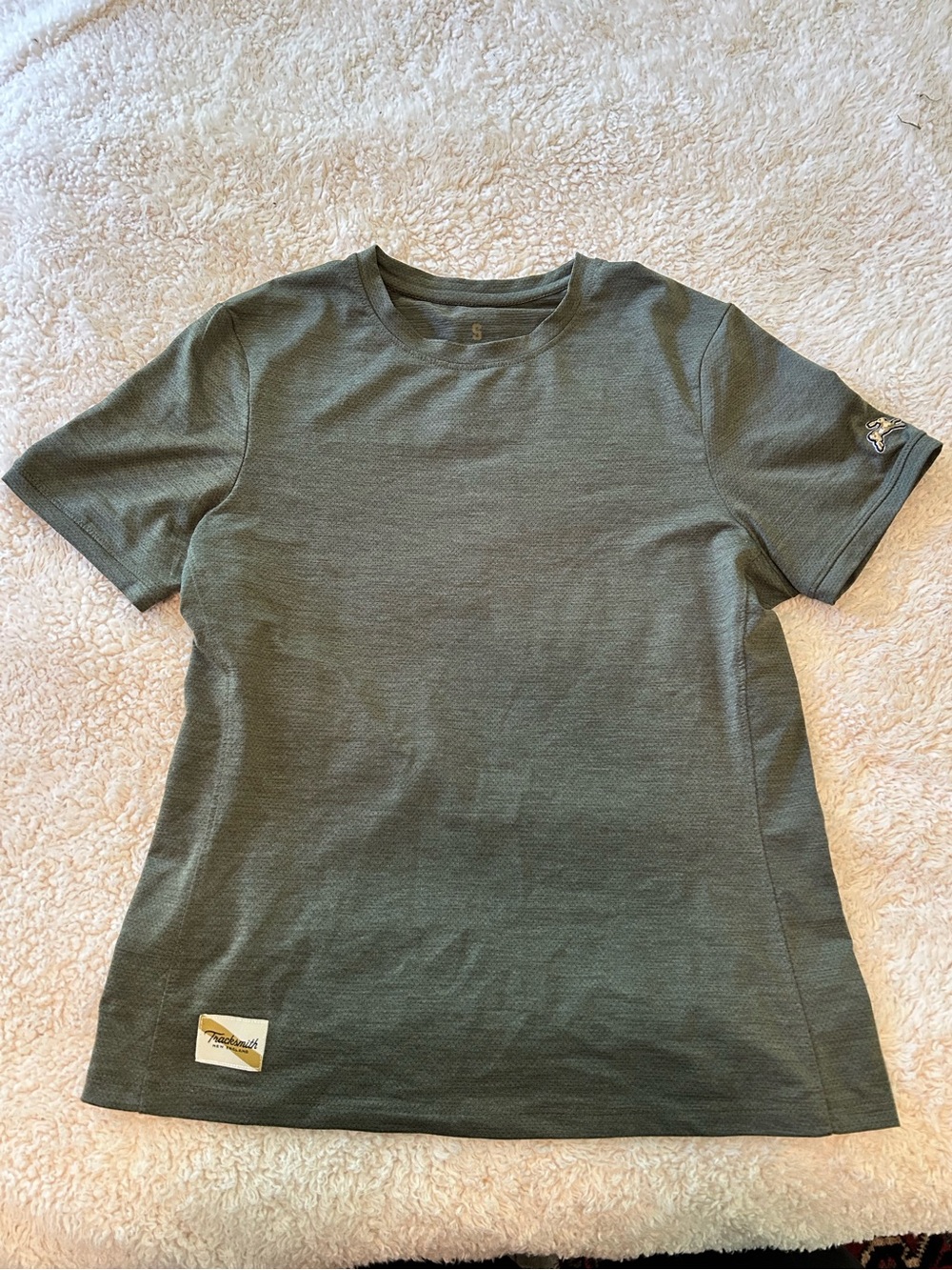 EUC Tracksmith Twilight tee in beetle green